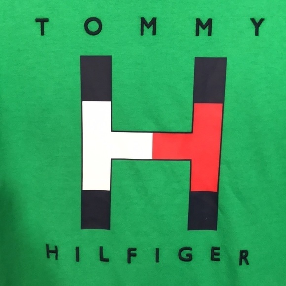 Tommy Hilfiger Green Screen Print Short Sleeve NWT T-Shirt size L - Picture 2 of 7